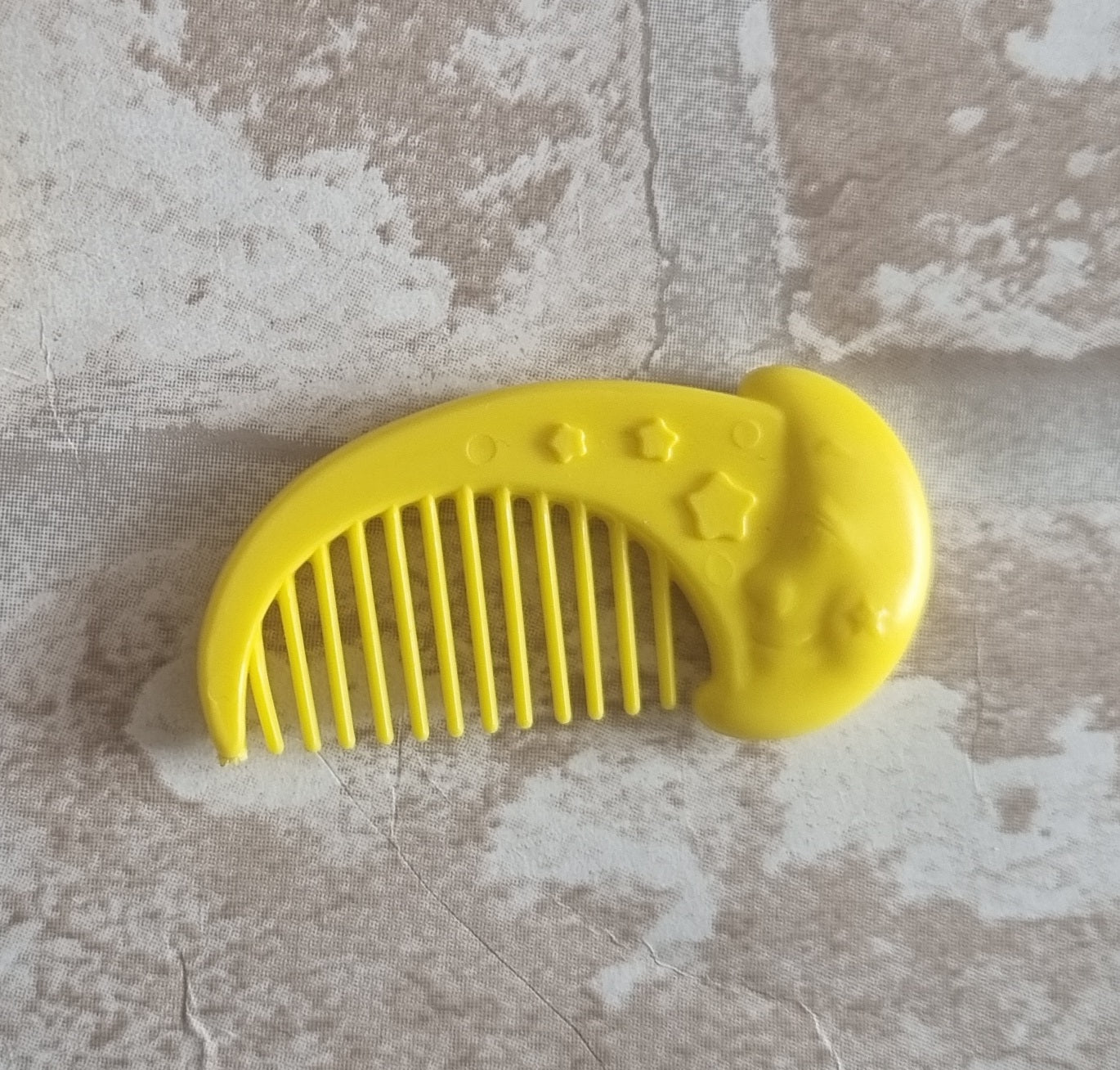 Bright Yellow Moon comb (Nightglider/Happy glow?)