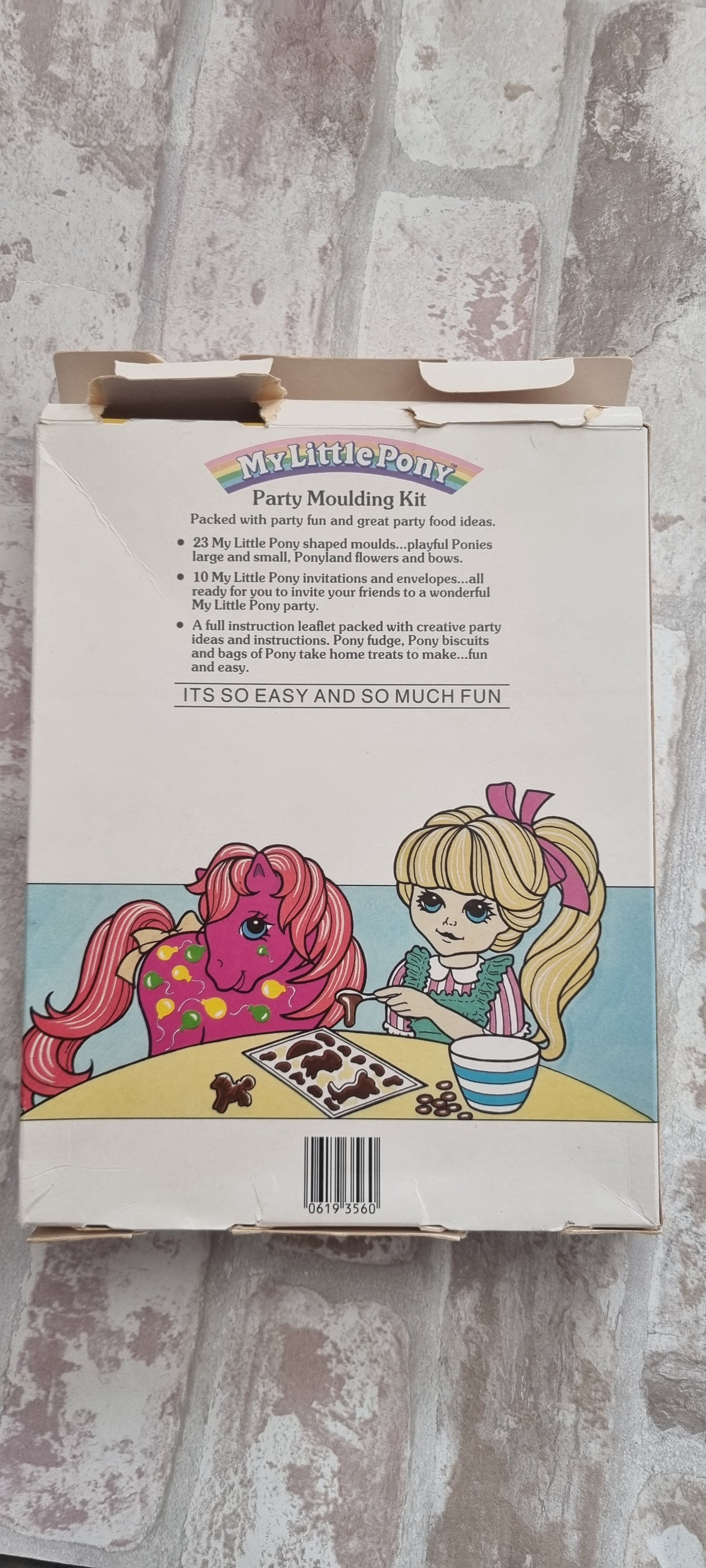 G1 Party Chocolate Mould and Party Invitations