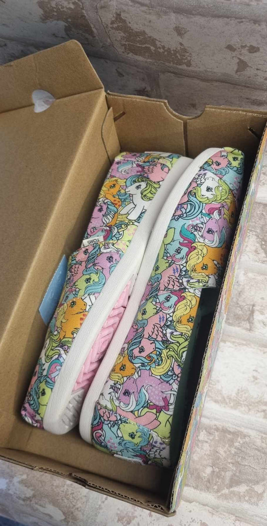 Boxed UK Size 5/US Size 7 Toms Canvas Shoes